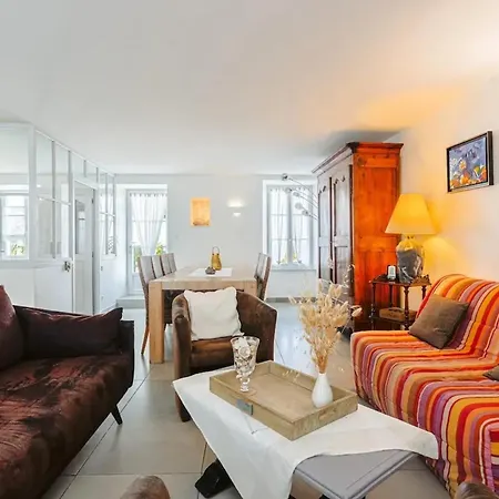 Maison Confortable Proche De La Avec Terrasse