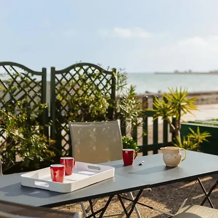 Σπίτι διακοπών Maison Confortable Proche De La Avec Terrasse