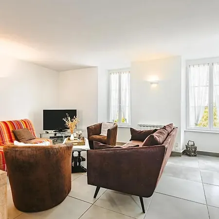 Maison Confortable Proche De La Avec Terrasse Σπίτι διακοπών *