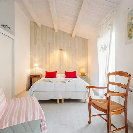 Σπίτι διακοπών Maison Confortable Proche De La Avec Terrasse *