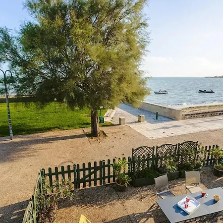 Maison Confortable Proche De La Avec Terrasse Σπίτι διακοπών La Flotte